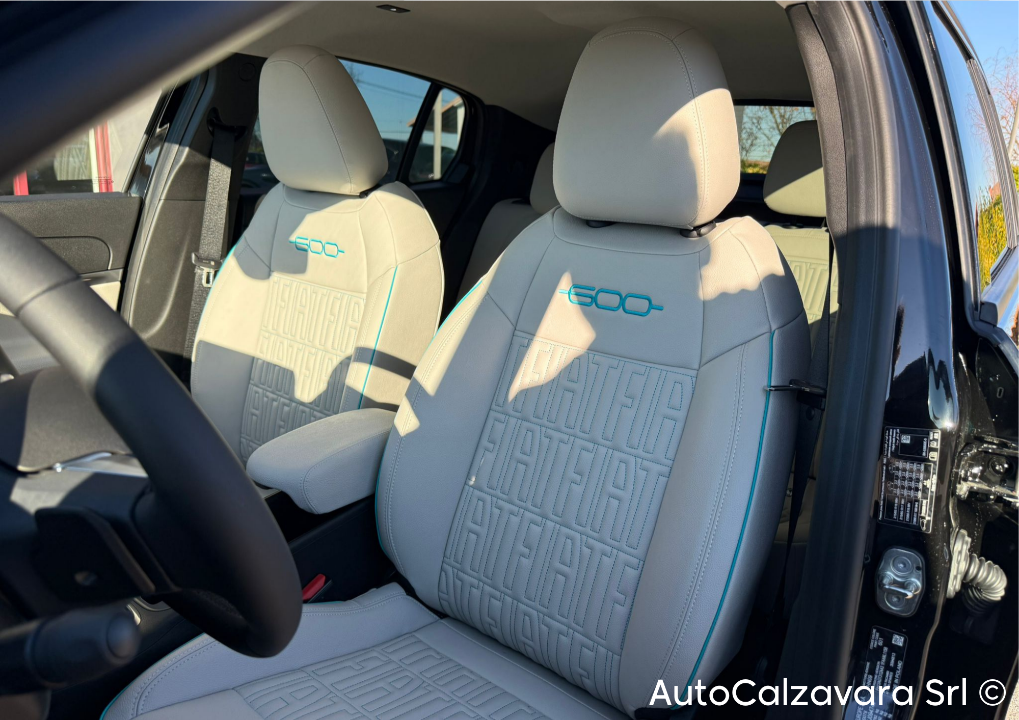 Fiat 600 Hybrid 110 CV DCT MHEV La Prima II / NERO CINEMA / HB313EJ