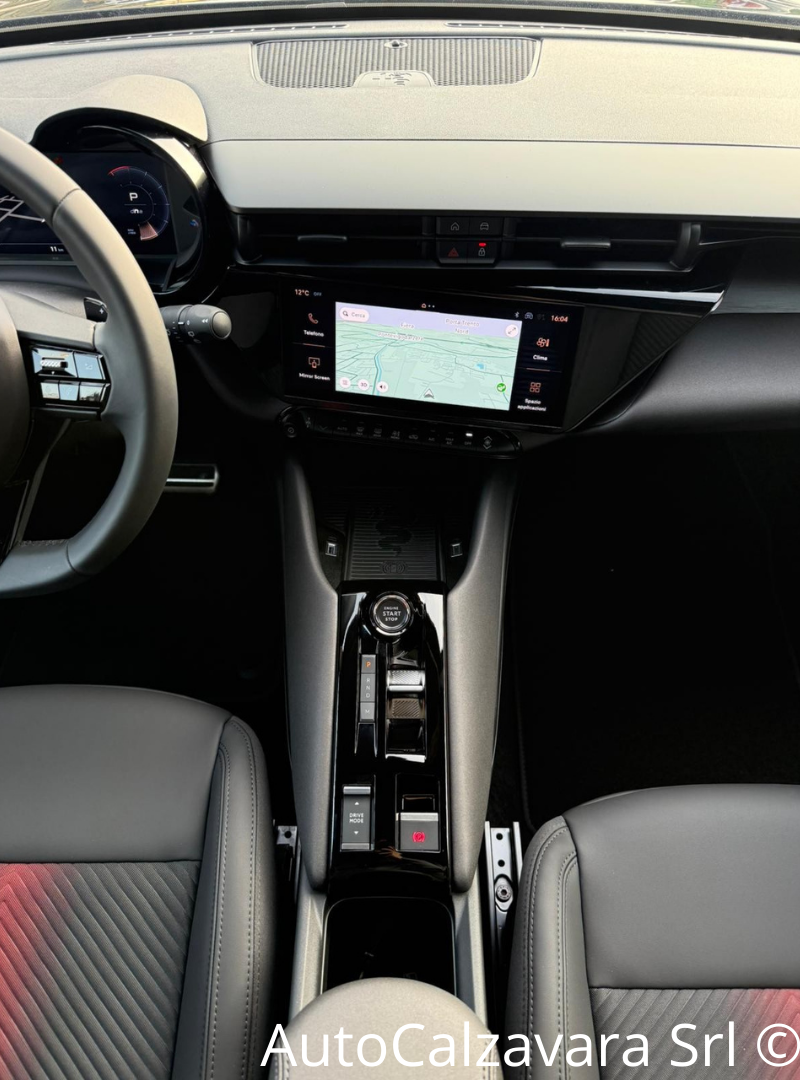 Alfa Romeo Junior 1.2 145 CV Hybrid eDCT6 Q4 / NERO TORTONA / RJA40548