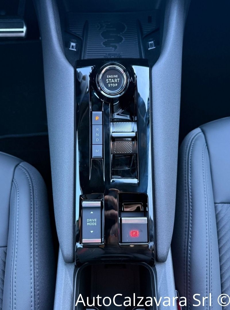 Alfa Romeo Junior 1.2 145 CV Hybrid eDCT6 Q4 / GRIGIO ARESE / RJA40919