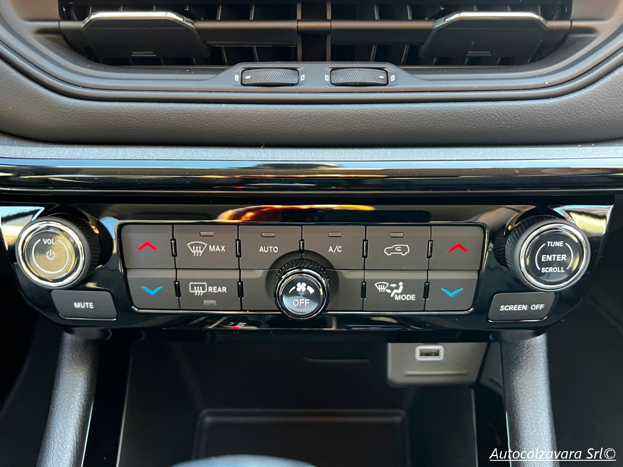 Jeep Compass 1.5 Turbo T4 130 CV MHEV 2WD Summit / SOLID BLACK / GV486NY