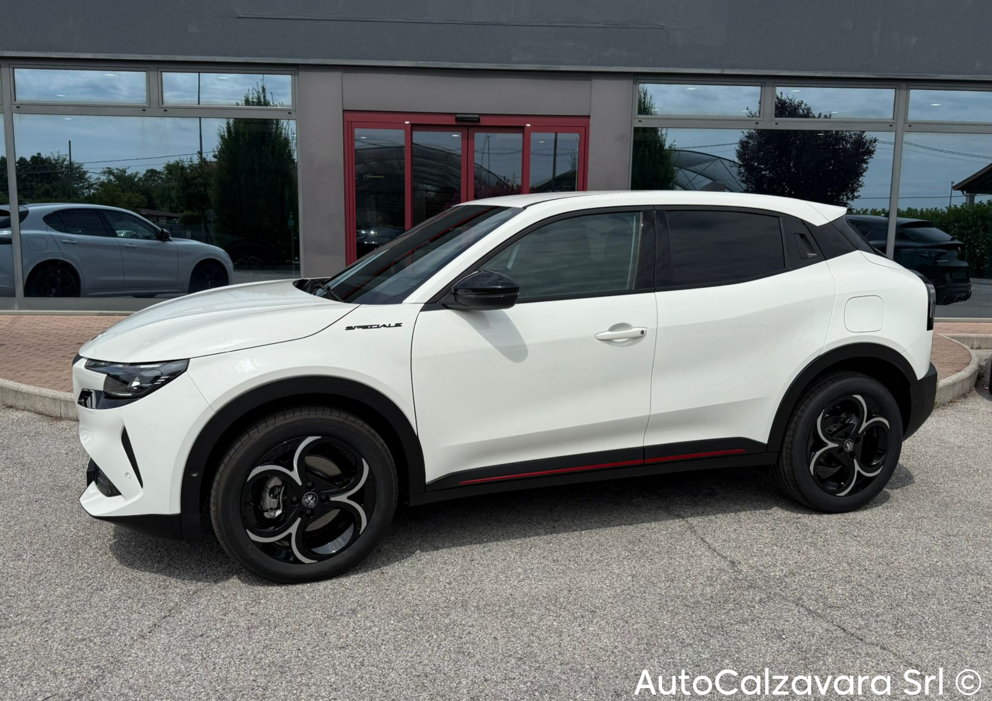 Alfa Romeo Junior 1.2 145 CV Hybrid eDCT6 Speciale / BIANCO SEMPIONE / RJA22454