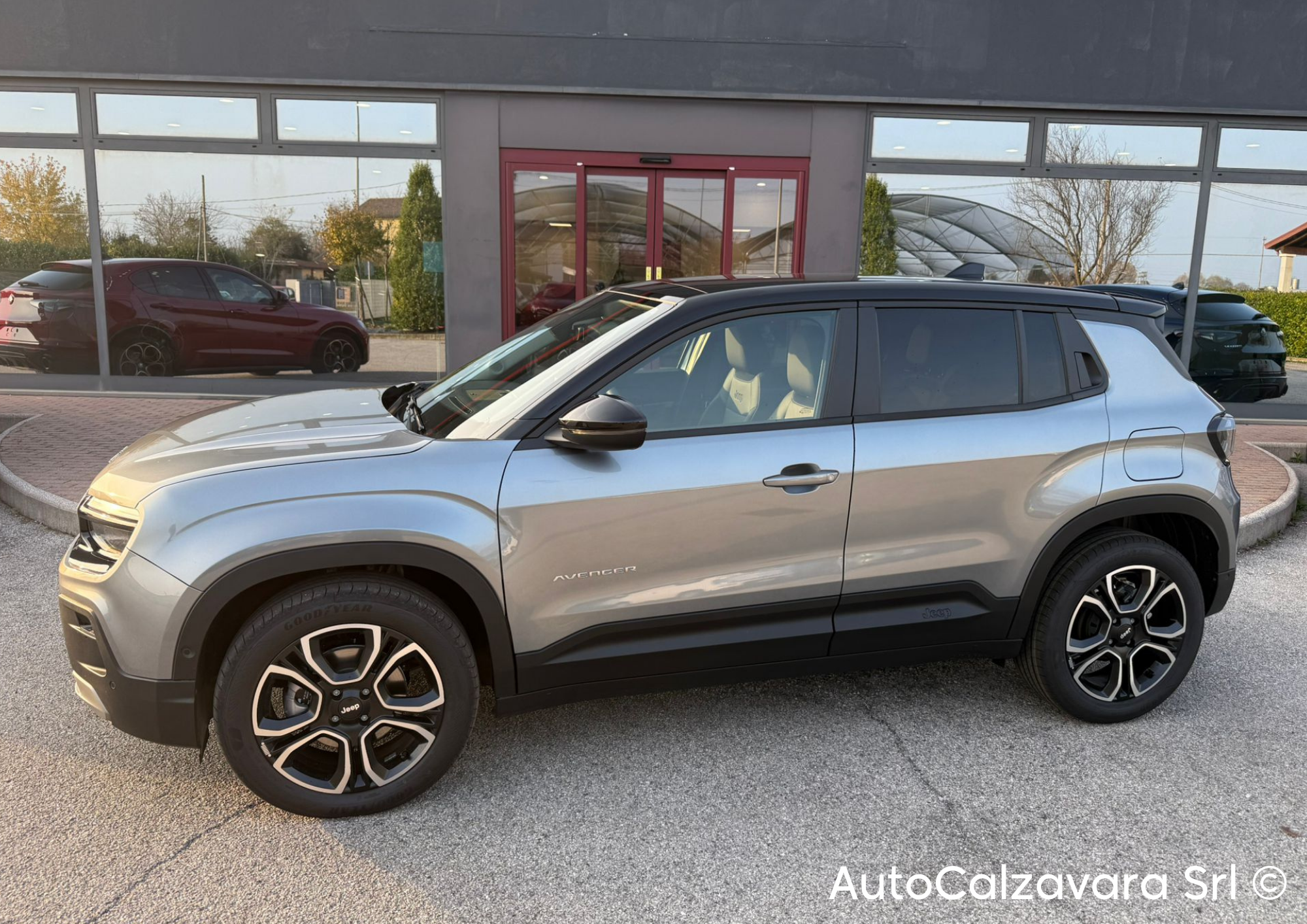 Jeep Avenger 1.2 Turbo 110 CV MHEV Altitude / GRIGIO GRANITE / SJM07075