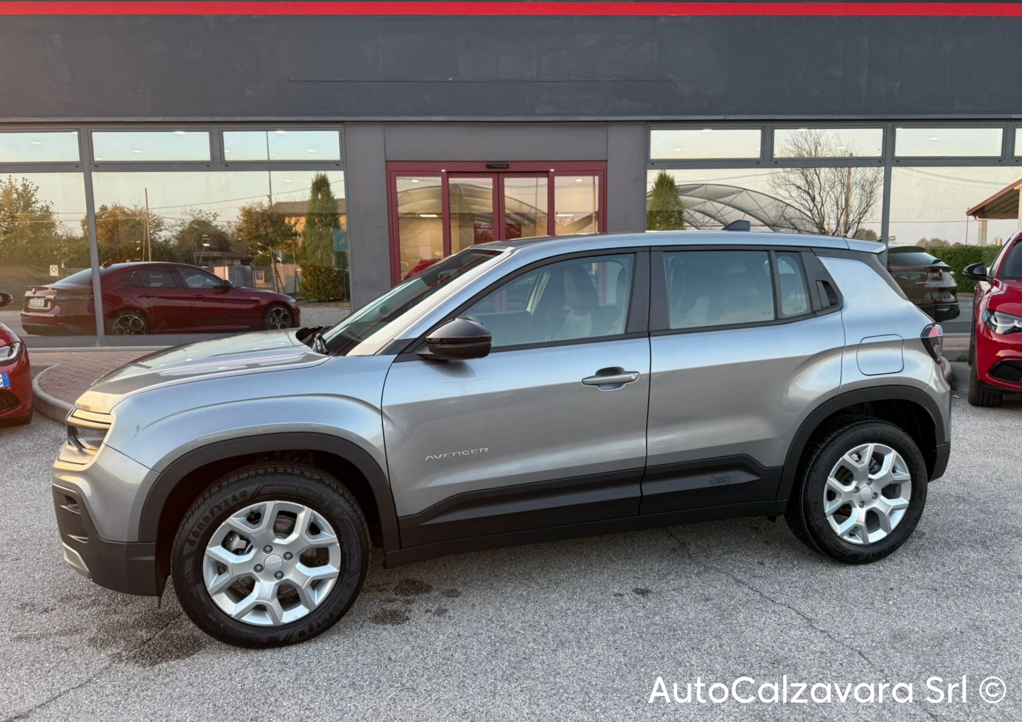 Jeep Avenger 1.2 Turbo 100 CV MHEV Altitude / GRIGIO GRANITE / SJL85856