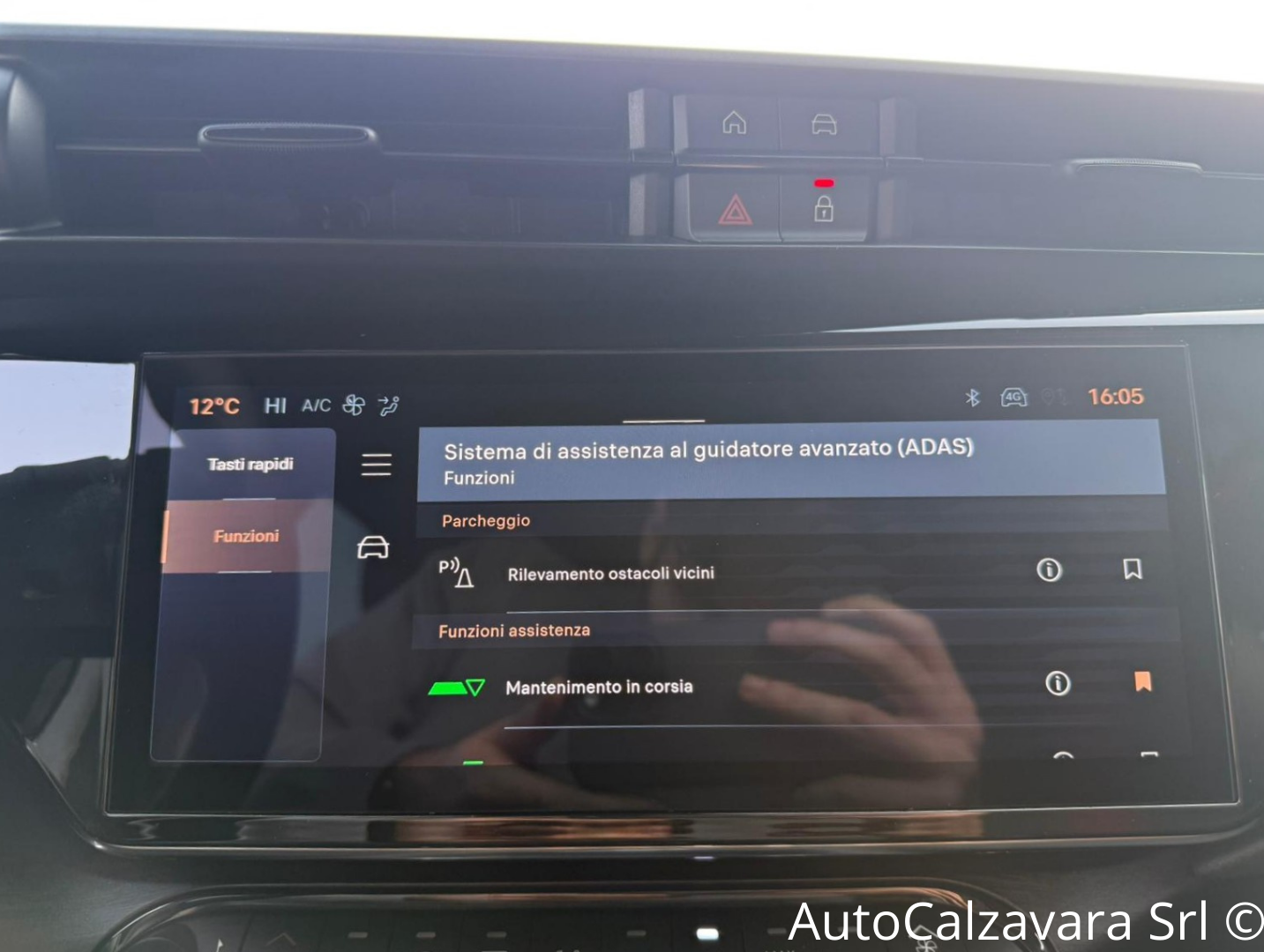 Alfa Romeo Junior 1.2 145 CV Hybrid eDCT6 Q4 / NERO TORTONA / RJA40548