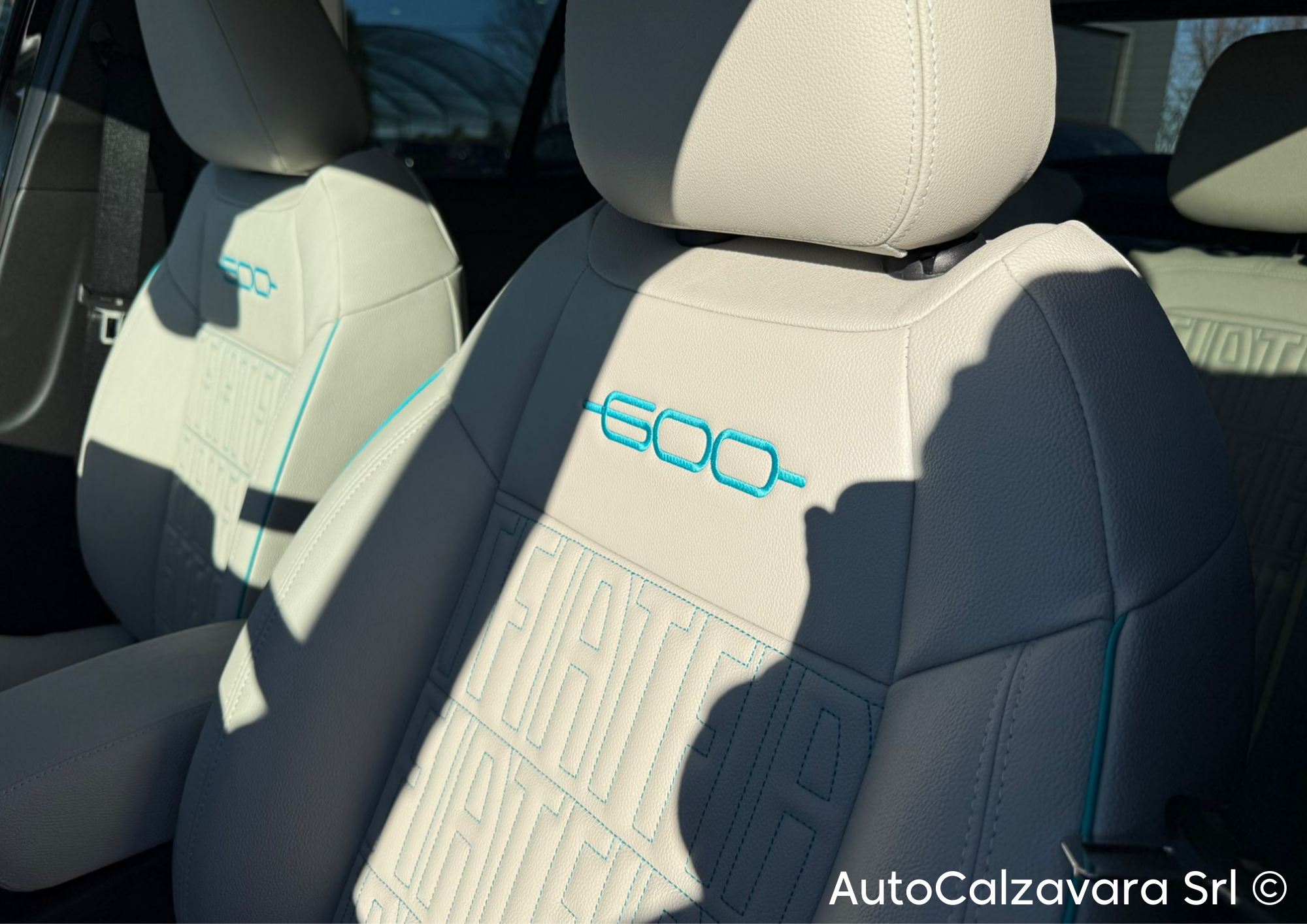 Fiat 600 Hybrid 110 CV DCT MHEV La Prima II / NERO CINEMA / HB313EJ