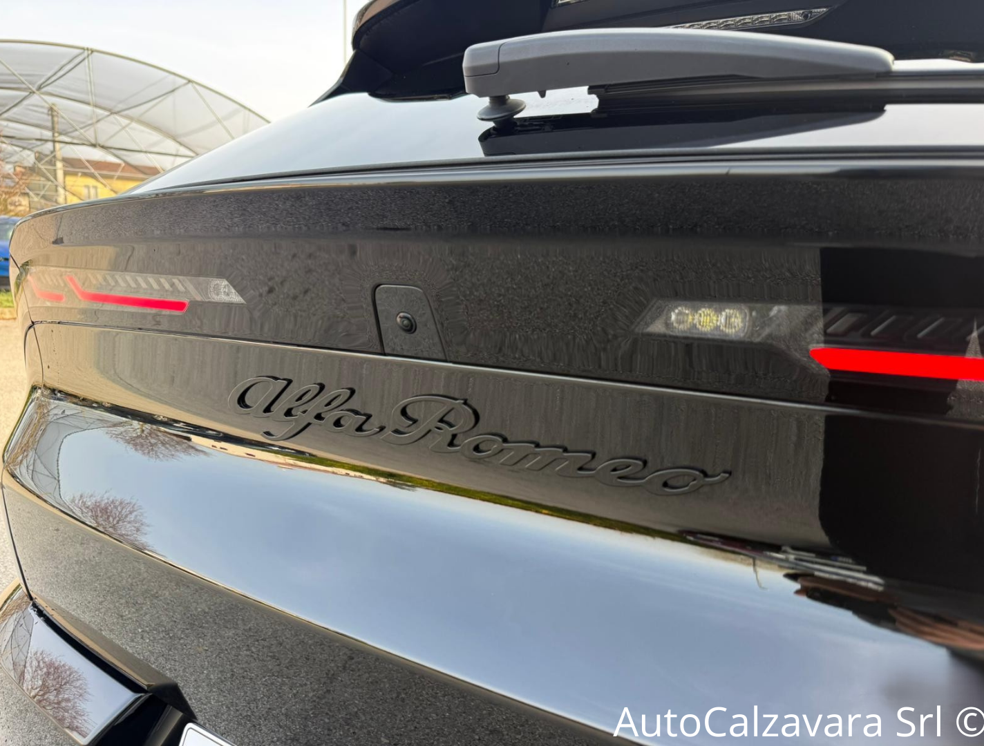 Alfa Romeo Junior 1.2 145 CV Hybrid eDCT6 Q4 / NERO TORTONA / RJA40548