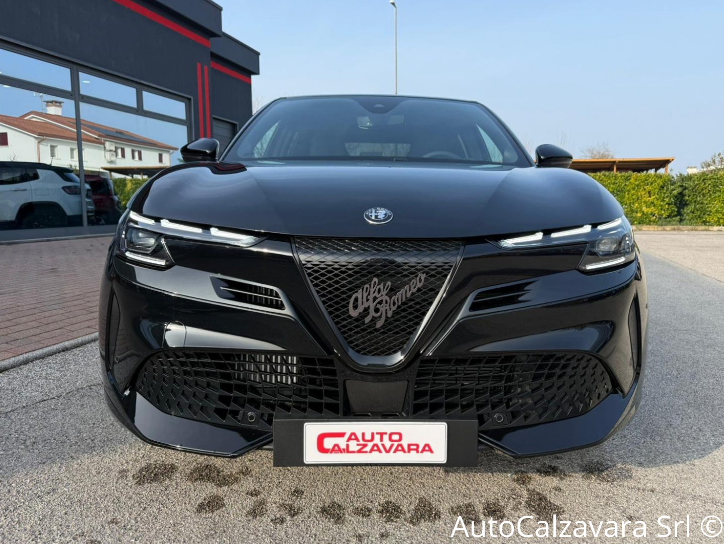 Alfa Romeo Junior 1.2 145 CV Hybrid eDCT6 Q4 / NERO TORTONA / RJA40548