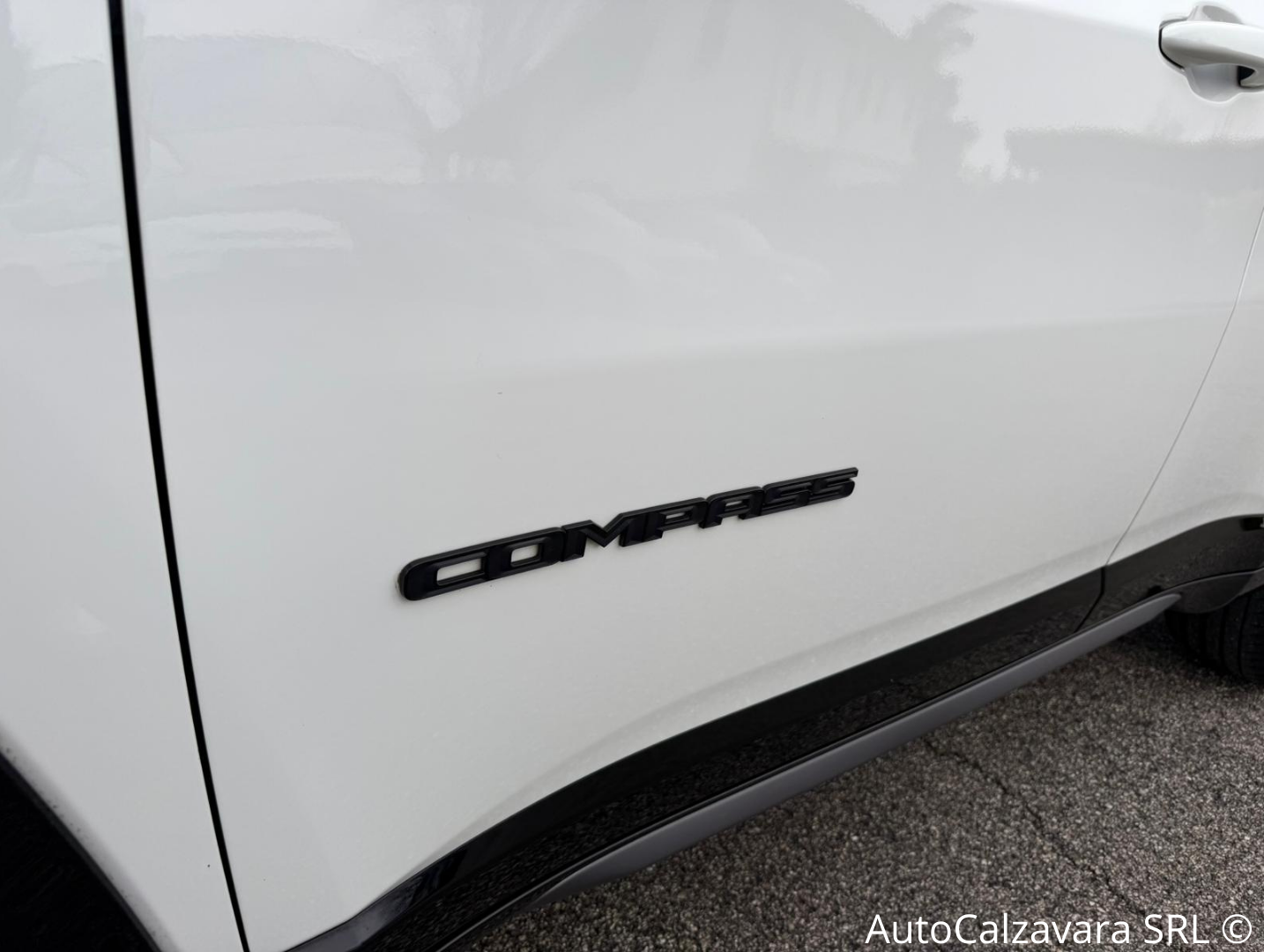 Jeep Compass 1.6 Multijet II 2WD S / ALPINE WHITE CON TETTO NERO / GT991DC