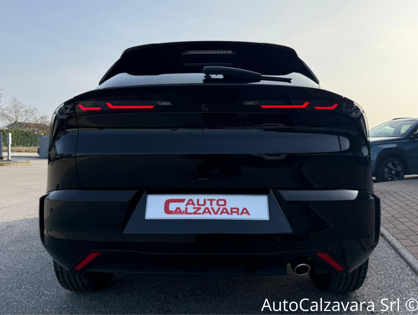 Alfa Romeo Junior 1.2 145 CV Hybrid eDCT6 Q4 / NERO TORTONA / RJA40548