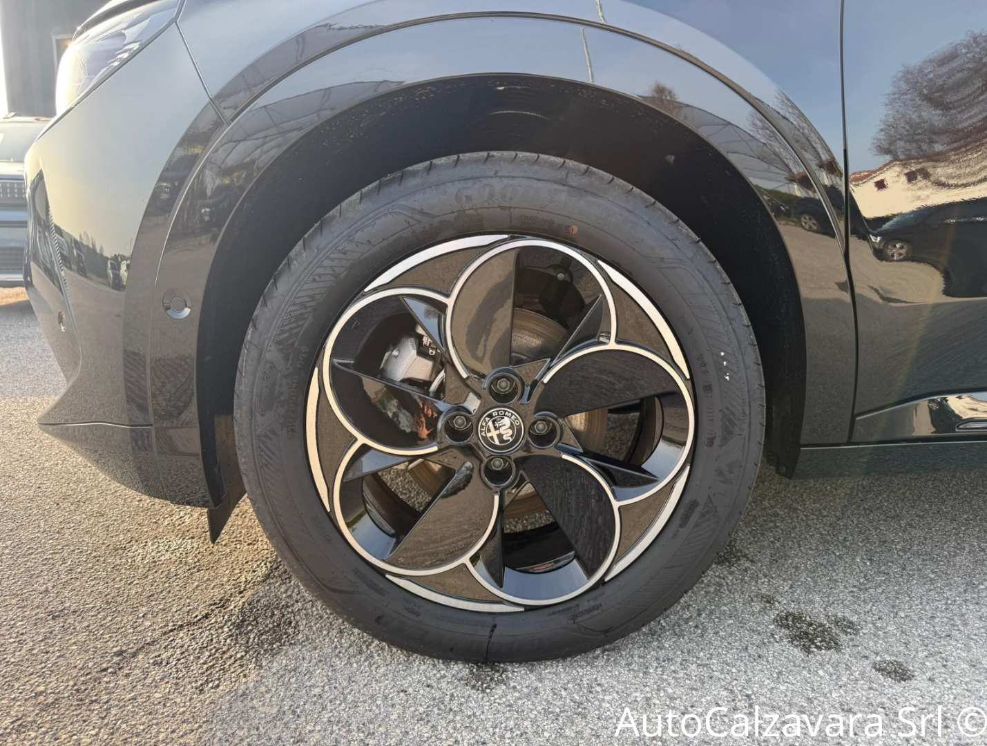 Alfa Romeo Junior 1.2 145 CV Hybrid eDCT6 Q4 / NERO TORTONA / RJA40548