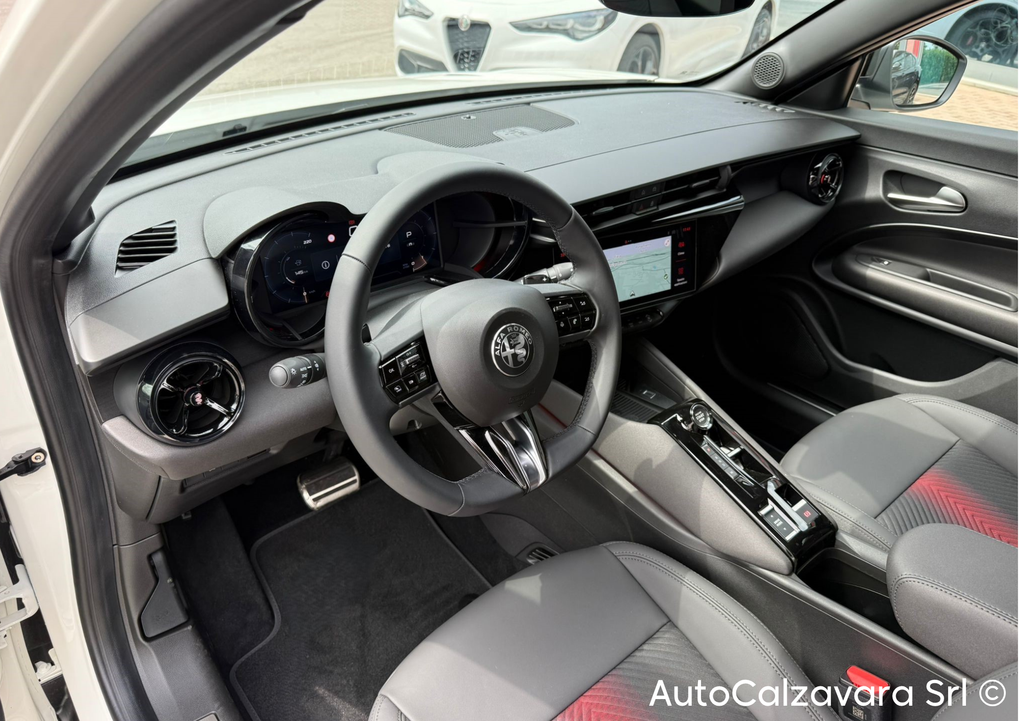 Alfa Romeo Junior 1.2 145 CV Hybrid eDCT6 Speciale / BIANCO SEMPIONE / RJA22454